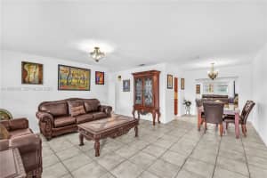 9340 Sw 19th St Miami, FL 33165 - MLS#A11978166