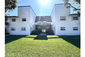 9520 Sw 8th St 119, Miami