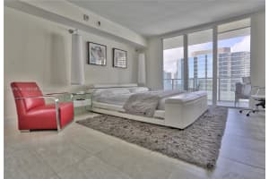 1300 Brickell Bay Dr 2700 Miami, FL 33131 - MLS#A11978183