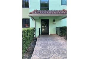 1530 Sw 2nd St 103, Miami