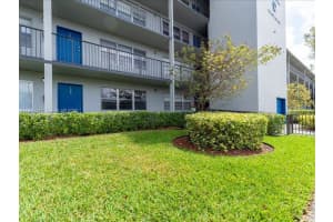 301 Sw 135th Ave 108c Pembroke Pines, FL 33027 - MLS#A11978244