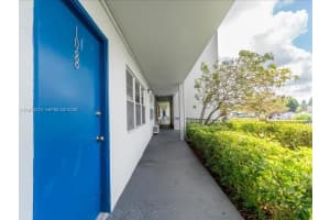 301 Sw 135th Ave 108c Pembroke Pines, FL 33027 - MLS#A11978244