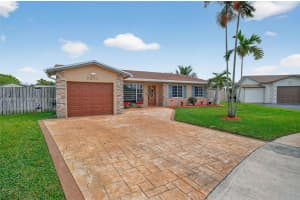 9291 Nw 11th Ct Pembroke Pines, FL 33024 - MLS#A11978245