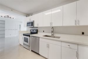 401 69th St 913, Miami Beach