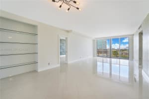 401 69th St APT 913, Miami Beach, FL 33141, - MLS#A11978274