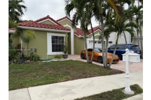400 Somerset Way Weston, FL 33326 - MLS#A11978276
