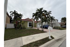 400 Somerset Way Weston, FL 33326 - MLS#A11978276