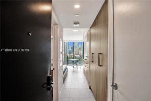 121 Ne 5th 801b Miami, FL 33132 - MLS#A11978306