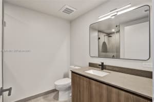 121 Ne 5th 801b Miami, FL 33132 - MLS#A11978306