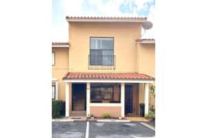 2740 W 62nd St 203, Hialeah
