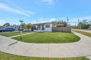 7470 Sw 37th St, Miami
