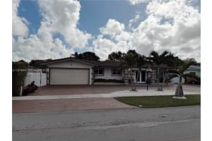 8075 W 18th Ln, Hialeah