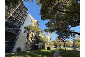 3301 N Country Club Dr 106 Aventura, FL 33180 - MLS#A11978419