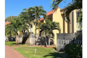 5122 Nw 79th Ave 304 Doral, FL 33166 - MLS#A11978457