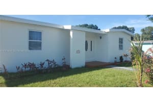 131 Se Serenata Ct Port Saint Lucie, FL 34983 - MLS#A11978643