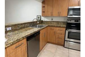 5221 Geneva Way 103 Doral, FL 33166 - MLS#A11978677