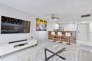 600 Parkview Dr APT 227, Hallandale Beach, FL 33009, - MLS#A11978695