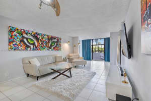 600 Parkview Dr APT 227, Hallandale Beach, FL 33009, - MLS#A11978695