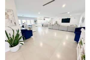 6890 Winged Foot Dr Hialeah, FL 33015 - MLS#A11978778