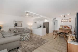 300 Sw 134th Way 212e Pembroke Pines, FL 33027 - MLS#A11978860