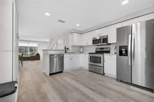 1594 Barcelona Way 5-18 Weston, FL 33327 - MLS#A11978864