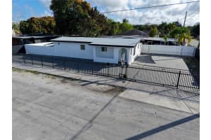 10090 W Fern St, Miami