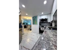 999 Brickell Bay Dr 710 Miami, FL 33131 - MLS#A11978899
