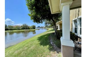 477 Pacific Grove Dr 2 West Palm Beach, FL 33401 - MLS#A11978900