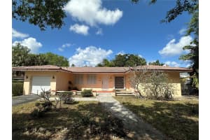 14435 Tabebuia Ln, Miami Lakes