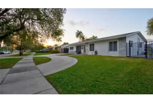 9311 Sterling Dr Cutler Bay, FL 33157 - MLS#A11978937