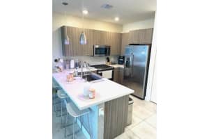 6410 Nw 102nd Path 303 Doral, FL 33178 - MLS#A11978959