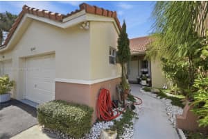 8249 70th St , Tamarac, FL 33321 - MLS#A11978981