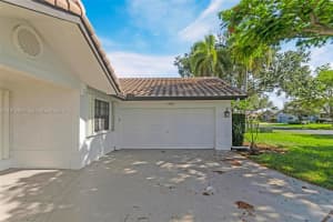 5621 Carriage Ln Davie, FL 33331 - MLS#A11978984