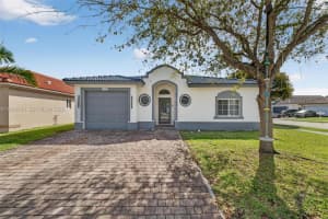 21143 Sw 92nd Pl Cutler Bay, FL 33189 - MLS#A11979010