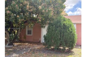 740 Ne 4th Pl Hialeah, FL 33010 - MLS#A11979085