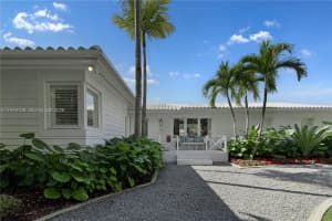 536 Jeronimo Dr Coral Gables, FL 33146 - MLS#A11979139