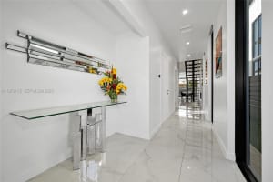 2516 Ne 21st St B Fort Lauderdale, FL 33305 - MLS#A11979172