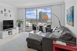 6900 Bay Dr 10h Miami Beach, FL 33141 - MLS#A11979212