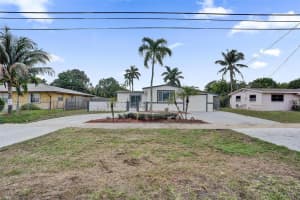 4320 Nw 26th St Lauderhill, FL 33313 - MLS#A11979252