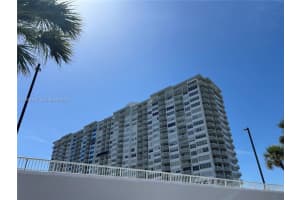 18031 Biscayne Blvd 904, Aventura