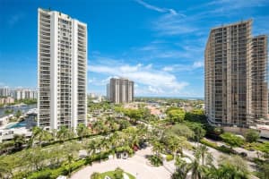 19400 Turnberry Way 932, Aventura