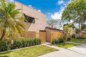 1305 Nw 122nd Ter Pembroke Pines, FL 33026 - MLS#A11979408