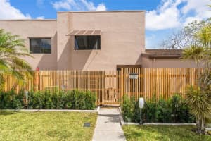 1305 Nw 122nd Ter Pembroke Pines, FL 33026 - MLS#A11979408