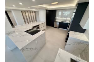 King Cole Condominium, 900 Bay Dr APT 524, Miami Beach, FL 33141, - MLS#A11979491