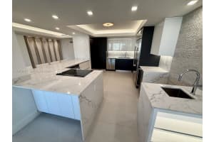 King Cole Condominium, 900 Bay Dr APT 524, Miami Beach, FL 33141, - MLS#A11979491