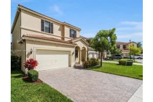 965 Ne 193rd Ter 965 Miami, FL 33179 - MLS#A11979505