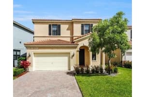 965 Ne 193rd Ter 965 Miami, FL 33179 - MLS#A11979505