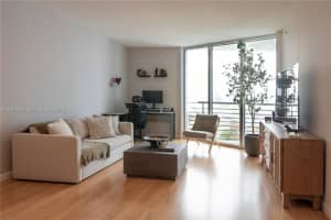 325 Biscayne Blvd , Miami, FL 33131 - MLS#A11979511