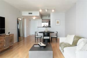 325 Biscayne Blvd , Miami, FL 33131 - MLS#A11979511