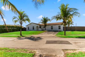 13000 Sw 260th Ter Homestead, FL 33032 - MLS#A11979553